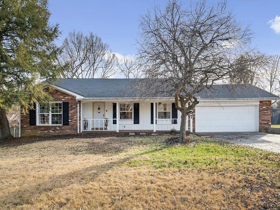 1st image of 807 Treelane Dr
