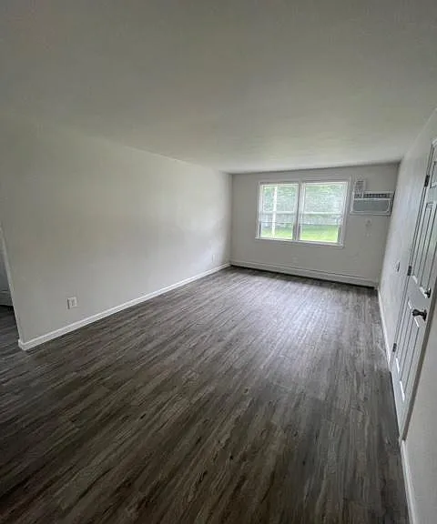 402 Caroline Ave #11 — Photo 5