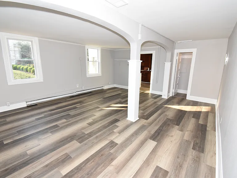 186 W Main St #C — Photo 1