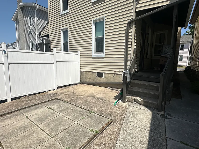 204 W Carpenter Ave — Photo 17