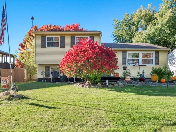 702 Oberlin Pl, Youngstown, OH 44515