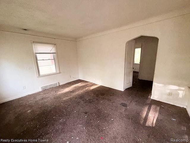 18282 Stout St, photo 8