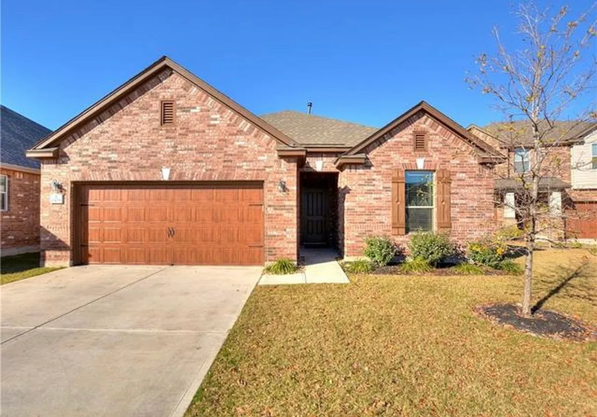 4 bed, 2040 sqft, $2,300 — Photo 1