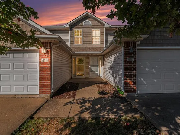 915 SW Peach Tree Ln, Lees Summit, MO 64064