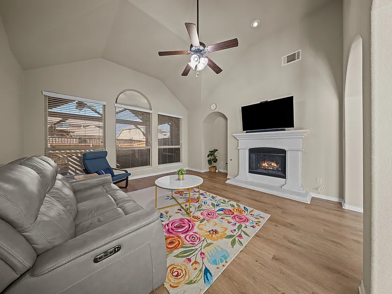 115 Parkwood Dr — Photo 6