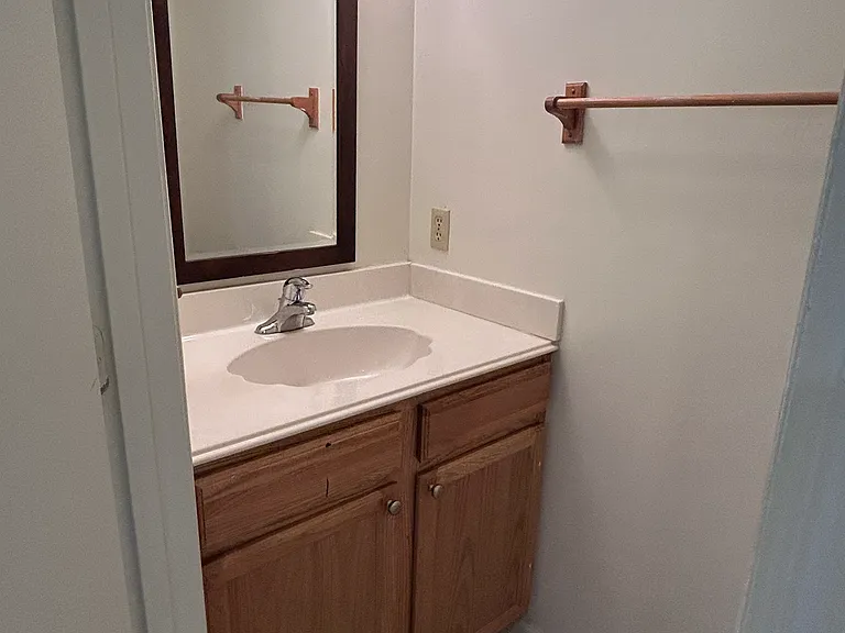 2618 Belle Ave NE #MAIN — Photo 2