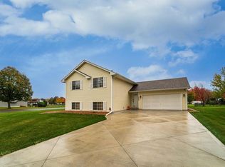 2088 Eastway Ave, Shakopee, MN 55379