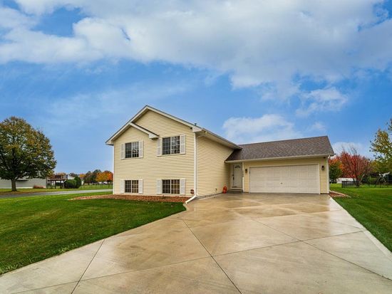 2088 Eastway Ave, Shakopee, MN 55379