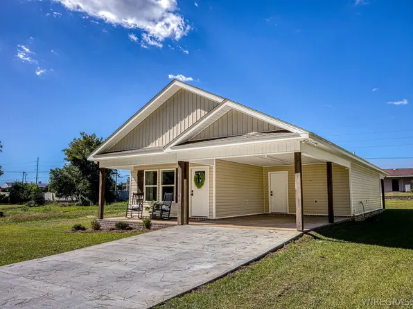 1204 W Pine Ave, Geneva, AL 36340