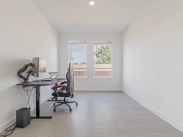 Flex Room / Office (Can Be Used as 4th Bedroom)