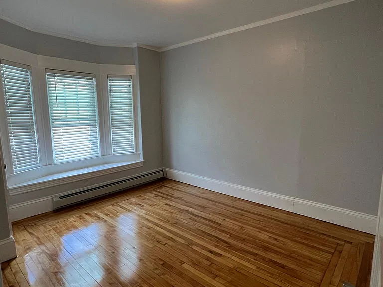 231 Foster St — Photo 9