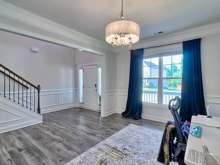 558 Mahonia Rd — Photo 8