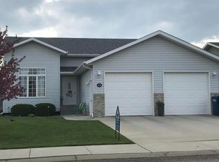 861 Shinagle Dr, Dickinson, ND 58601