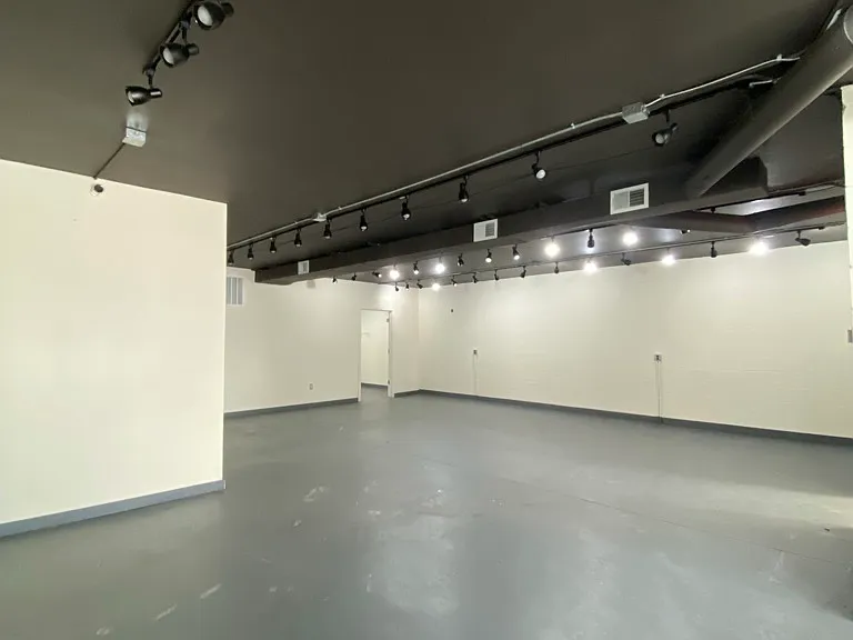 429 N Main St — Photo 5
