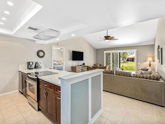 4th image of 77395 Sawgrass Cir