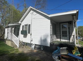 108 E 2nd St, Depue, IL 61322