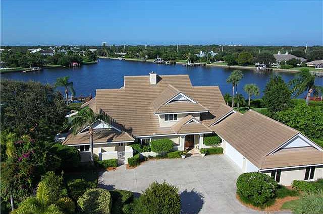 1st image of 633 Lake Dr