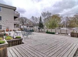 2425 Franklin Ave E #201, Minneapolis, MN 55406