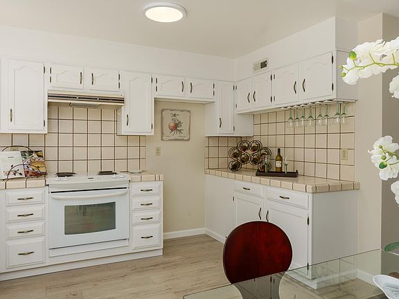 4th image of 138 Grant St