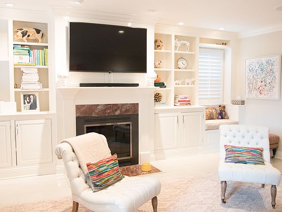 Custom plantation shutters