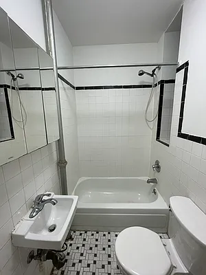 Rented by Bond New York | media 9