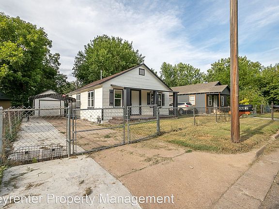2nd image of 1927 E Newton Pl