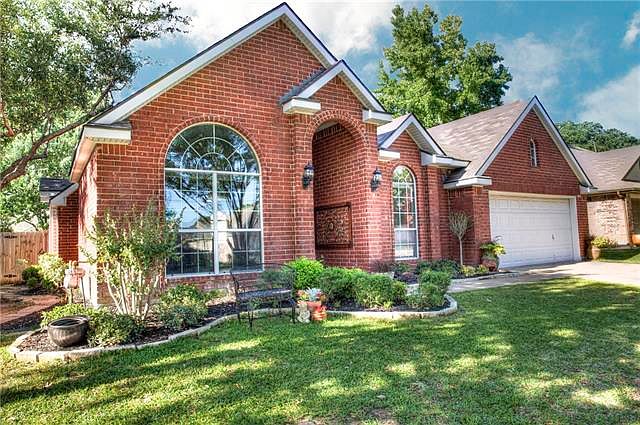 1st image of 1908 Wood Creek Dr