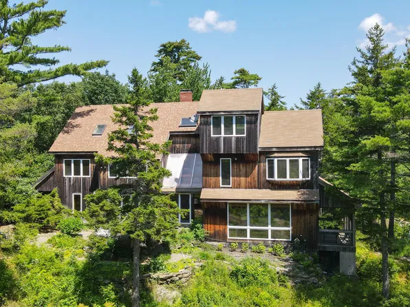 44 Timbercliffe Drive, Camden, ME 04843