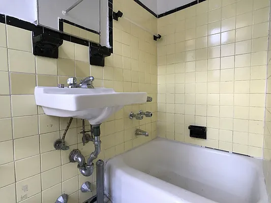 Rented by Sovereign Associates | media 13