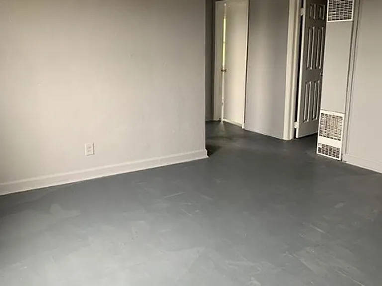 Providence Square Apartments — Photo 10