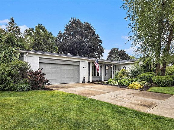 2nd image of 54550 Sundale Pl