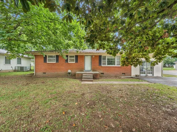 723 Nichols St, Pulaski, TN 38478