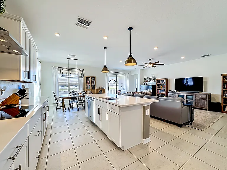 4448 Reisswood Loop — Photo 8