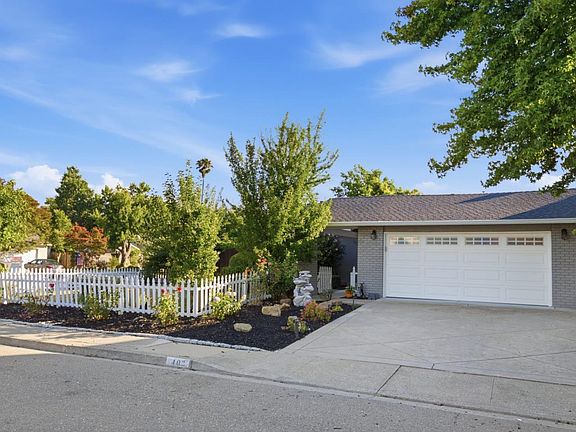 3rd image of 403 Gregg Pl