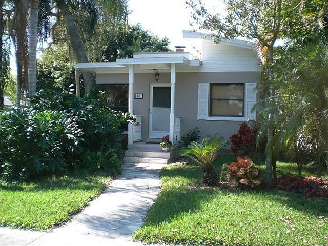 1901 Manor Dr Broadview Manor