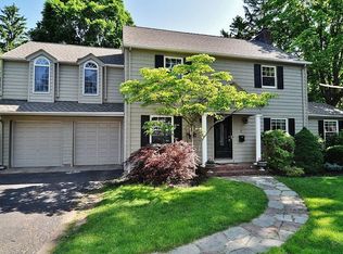 5 Lakeview Ter, Woodcliff Lake, NJ 07677