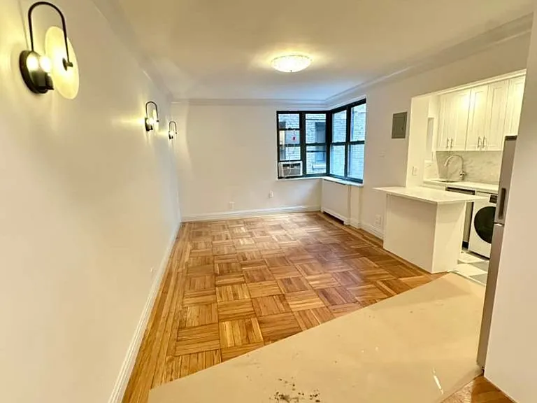 340 E 66th St #1A — Photo 7