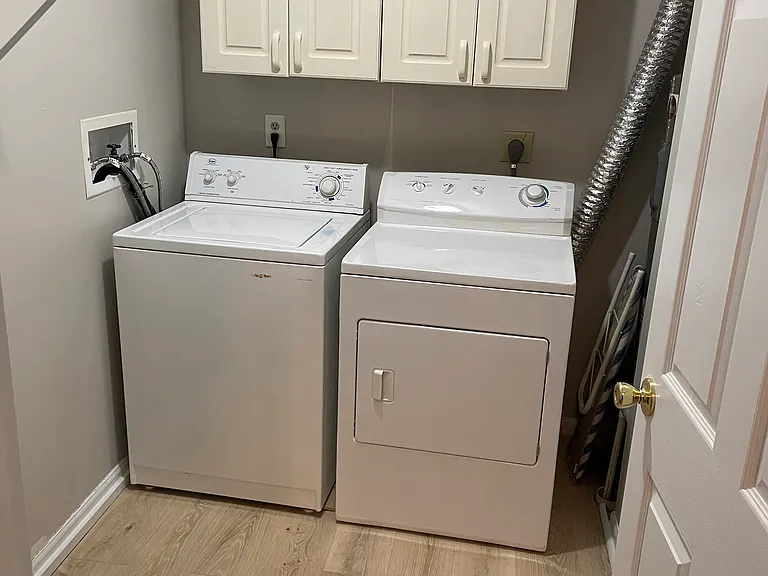400 Lakeview Dr #9 — Photo 3