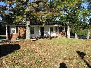 3000 Winchester Dr, Greensboro, NC 27406