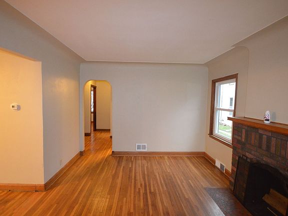 5th image of 282 Sidney St E