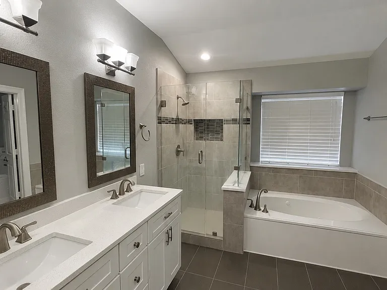 1752 Crescent Creek Ln — Photo 26