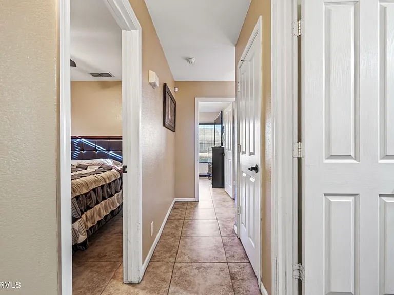 10261 W Pasadena Ave — Photo 19