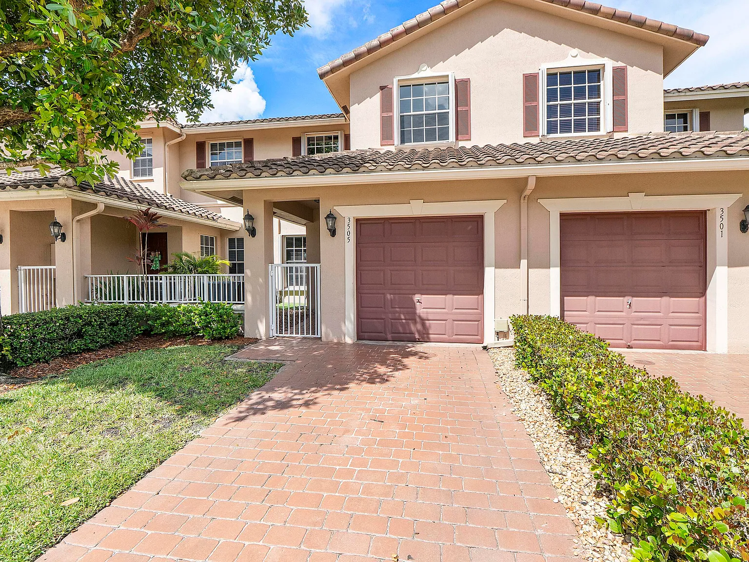3 bed, 2.5 bath, 1924 sqft, $3,600 — Photo 2