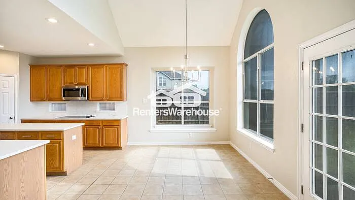 508 Lilac Ln — Photo 9