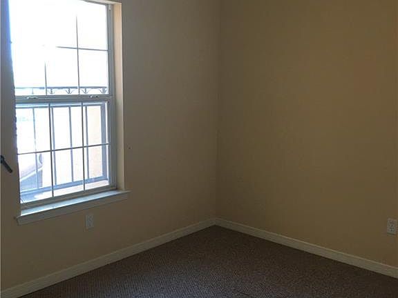 4th image of 3150 Yarbrough Dr #E9