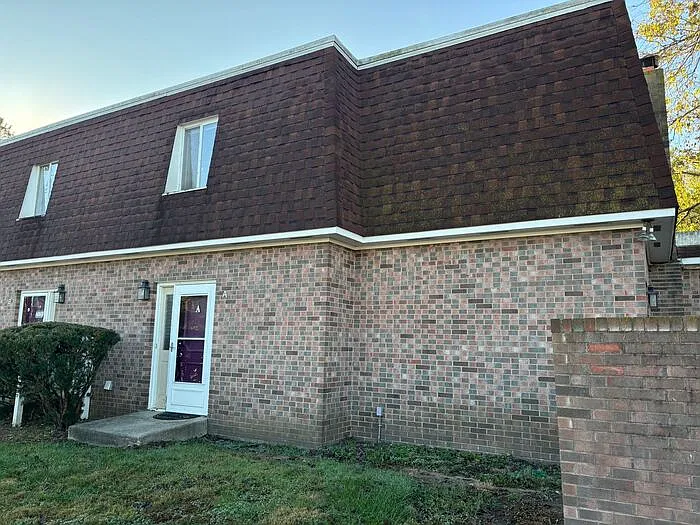 2 bed, 2.5 bath, 1500 sqft, $1,500 — Photo 2
