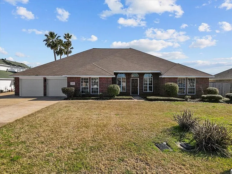 2421 Caroline St — Photo 40
