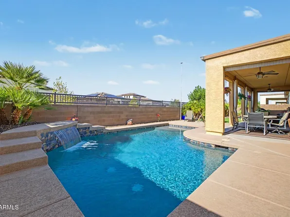 17232 W ECHO Lane, Waddell, AZ 85355