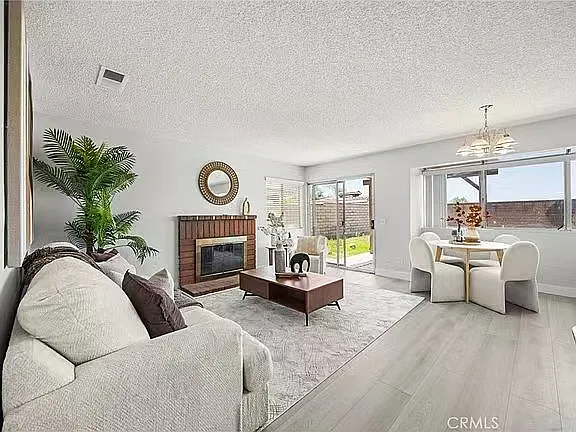 11391 Lugano Dr