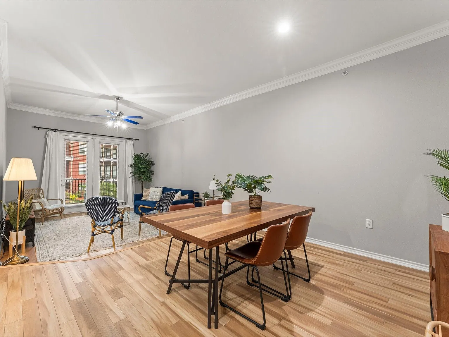 2 bed, 1.0 bath, 940 sqft, $2,800 — Photo 4